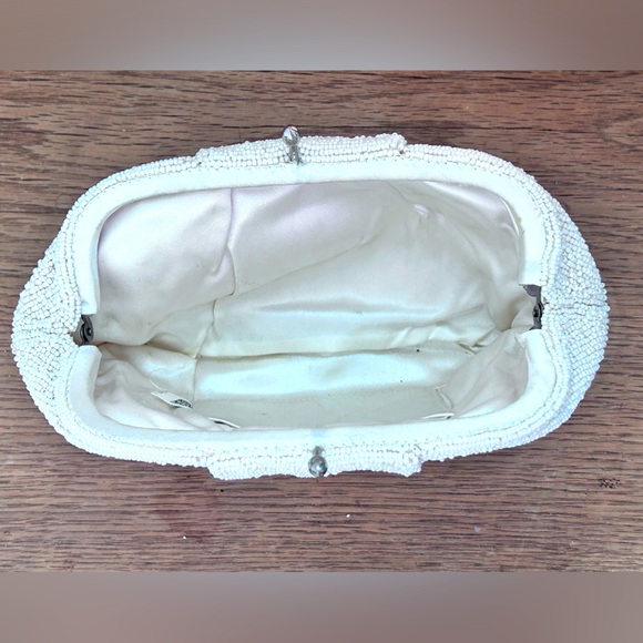 💥1940’s💥Miranda Made in Japan Beautiful Antique Beaded Closet Kept Kiss Clutch - Picture 9 of 12